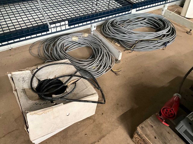 Partij elektriciteitskabels & snoeren - afbeelding 4 van  20