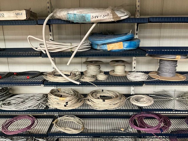 Partij elektriciteitskabels & snoeren - afbeelding 7 van  20