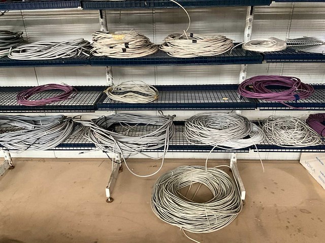 Partij elektriciteitskabels & snoeren - afbeelding 8 van  20
