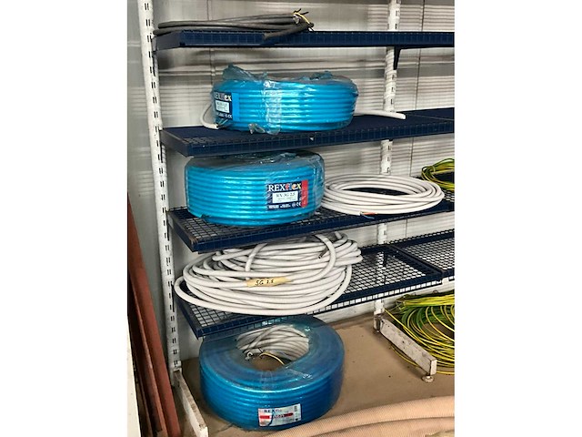 Partij elektriciteitskabels & snoeren - afbeelding 10 van  20