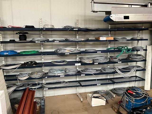 Partij elektriciteitskabels & snoeren - afbeelding 1 van  20