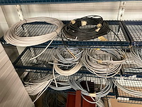 Partij elektriciteitskabels & snoeren - afbeelding 18 van  20