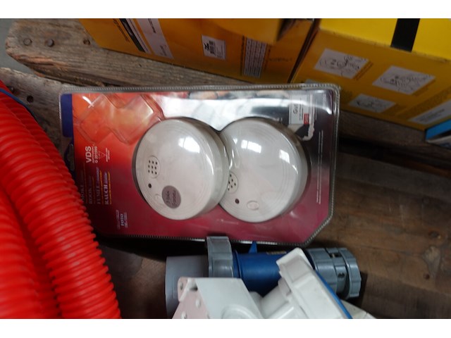 Partij elektriciteitstoebehoren - afbeelding 5 van  6