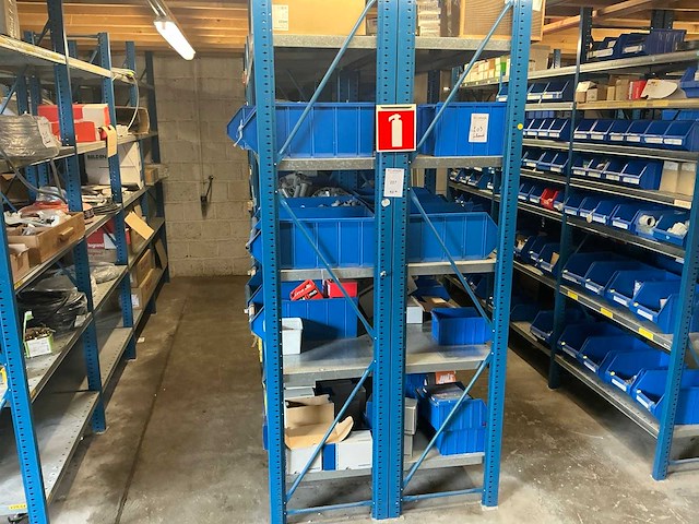 Partij elektrisch bevestigings- en installatiemateriaal - afbeelding 7 van  29