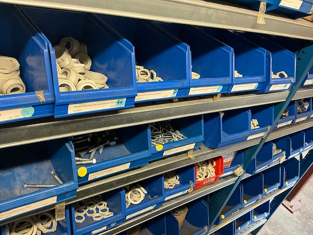 Partij elektrisch bevestigings- en installatiemateriaal - afbeelding 14 van  29