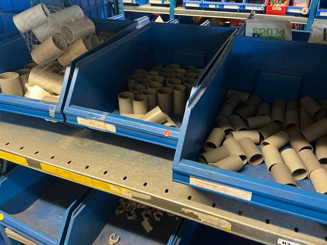Partij elektrisch bevestigings- en installatiemateriaal - afbeelding 29 van  29