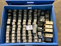 Partij elektrisch componenten - afbeelding 1 van  5