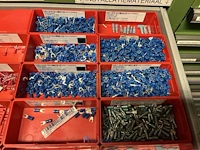 Partij elektrisch installatiemateriaal - afbeelding 18 van  93