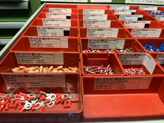 Partij elektrisch installatiemateriaal - afbeelding 19 van  93
