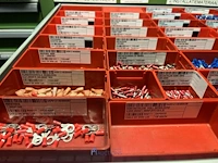 Partij elektrisch installatiemateriaal - afbeelding 19 van  93