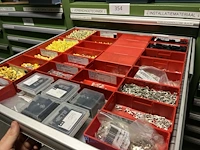 Partij elektrisch installatiemateriaal - afbeelding 24 van  93