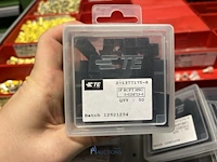 Partij elektrisch installatiemateriaal - afbeelding 27 van  93