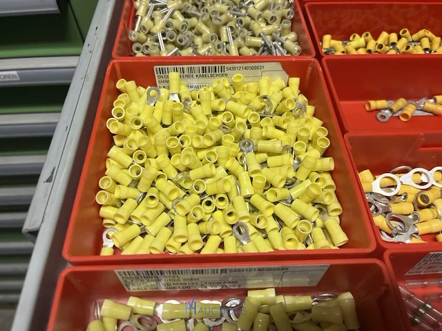 Partij elektrisch installatiemateriaal - afbeelding 29 van  93