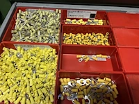 Partij elektrisch installatiemateriaal - afbeelding 30 van  93