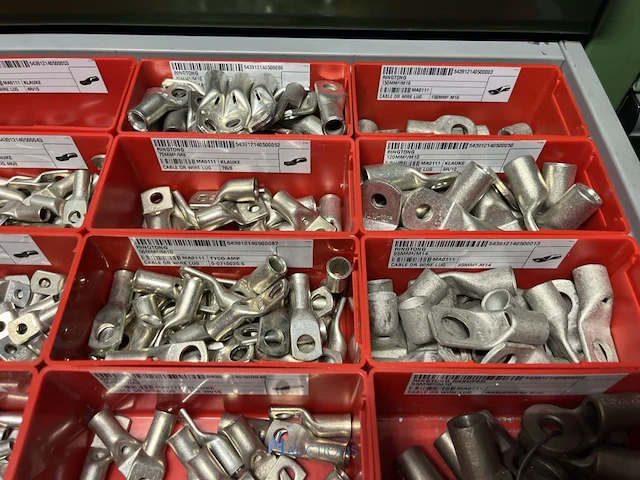 Partij elektrisch installatiemateriaal - afbeelding 36 van  93
