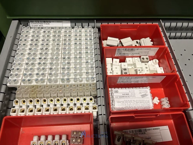 Partij elektrisch installatiemateriaal - afbeelding 60 van  93