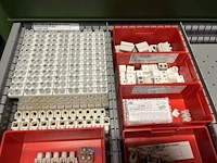 Partij elektrisch installatiemateriaal - afbeelding 60 van  93