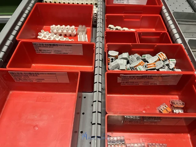 Partij elektrisch installatiemateriaal - afbeelding 61 van  93