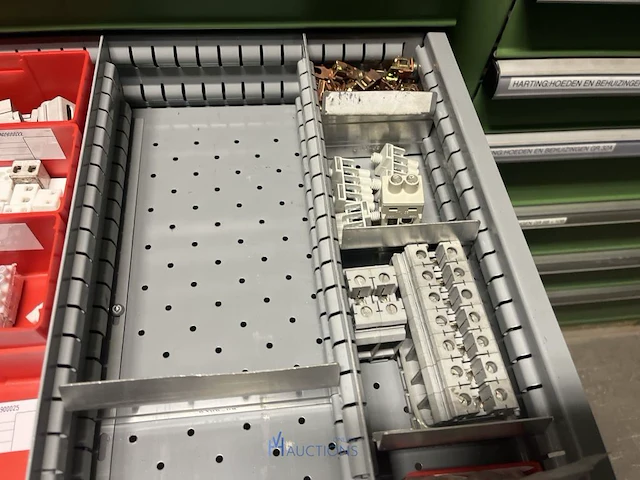 Partij elektrisch installatiemateriaal - afbeelding 63 van  93