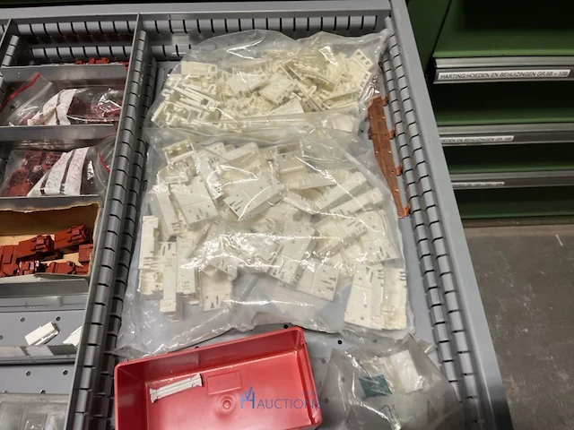 Partij elektrisch installatiemateriaal - afbeelding 71 van  93