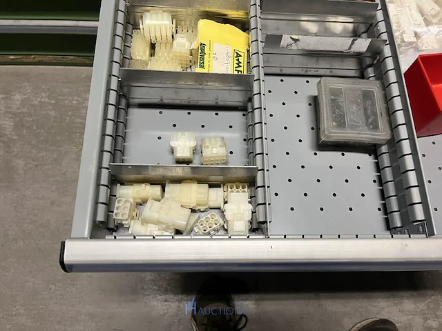 Partij elektrisch installatiemateriaal - afbeelding 73 van  93