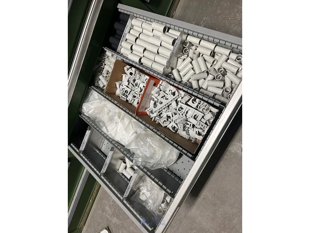 Partij elektrisch installatiemateriaal - afbeelding 81 van  93