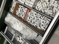 Partij elektrisch installatiemateriaal - afbeelding 81 van  93