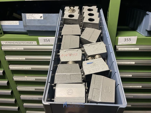 Partij elektrisch installatiemateriaal - afbeelding 85 van  93