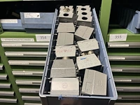 Partij elektrisch installatiemateriaal - afbeelding 85 van  93