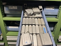 Partij elektrisch installatiemateriaal - afbeelding 88 van  93