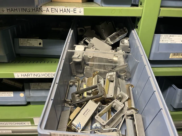 Partij elektrisch installatiemateriaal - afbeelding 90 van  93