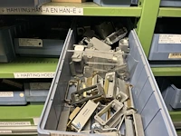 Partij elektrisch installatiemateriaal - afbeelding 90 van  93