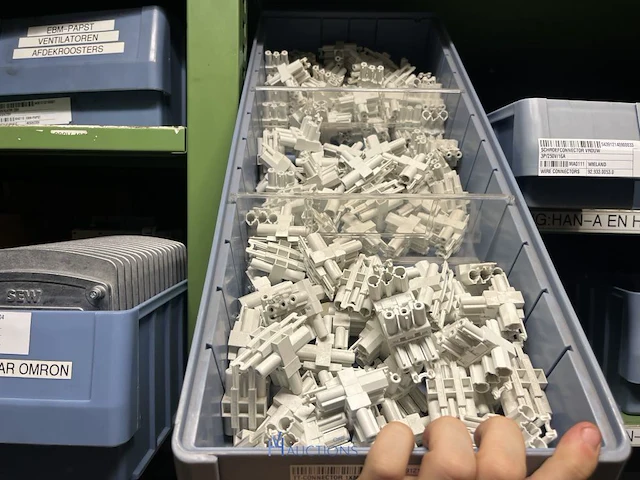 Partij elektrisch installatiemateriaal - afbeelding 91 van  93