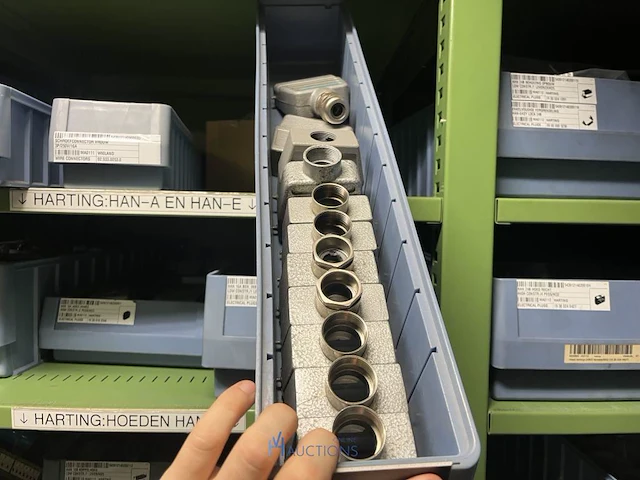 Partij elektrisch installatiemateriaal - afbeelding 93 van  93