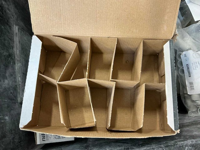 Partij elektrisch onderdelen - afbeelding 10 van  18