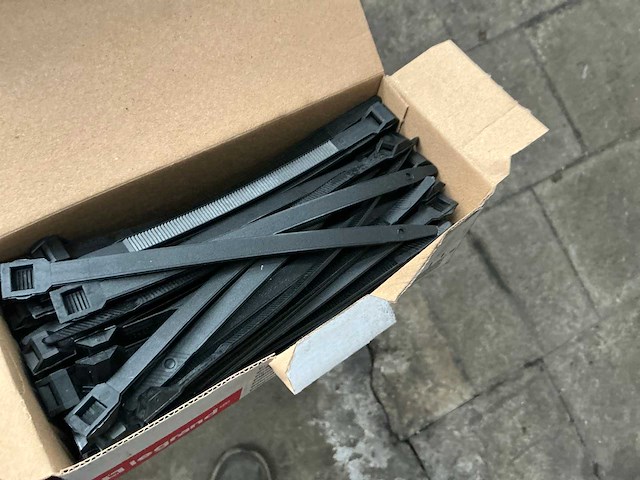 Partij elektrisch onderdelen - afbeelding 7 van  8