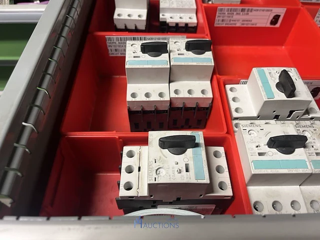Partij elektrisch schakelmateriaal - afbeelding 14 van  90