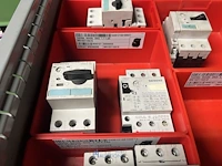 Partij elektrisch schakelmateriaal - afbeelding 15 van  90