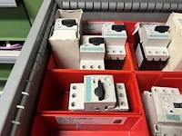 Partij elektrisch schakelmateriaal - afbeelding 16 van  90