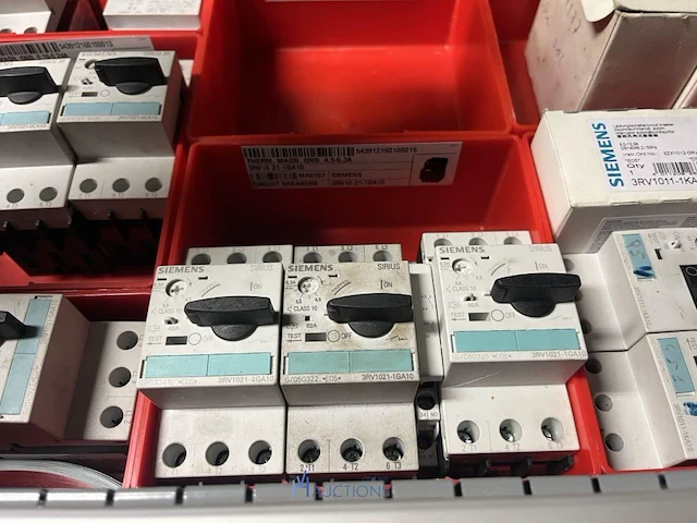 Partij elektrisch schakelmateriaal - afbeelding 18 van  90