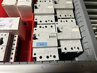 Partij elektrisch schakelmateriaal - afbeelding 20 van  90