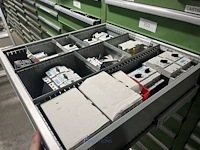 Partij elektrisch schakelmateriaal - afbeelding 22 van  90
