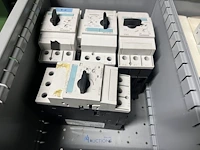 Partij elektrisch schakelmateriaal - afbeelding 27 van  90
