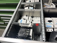 Partij elektrisch schakelmateriaal - afbeelding 28 van  90