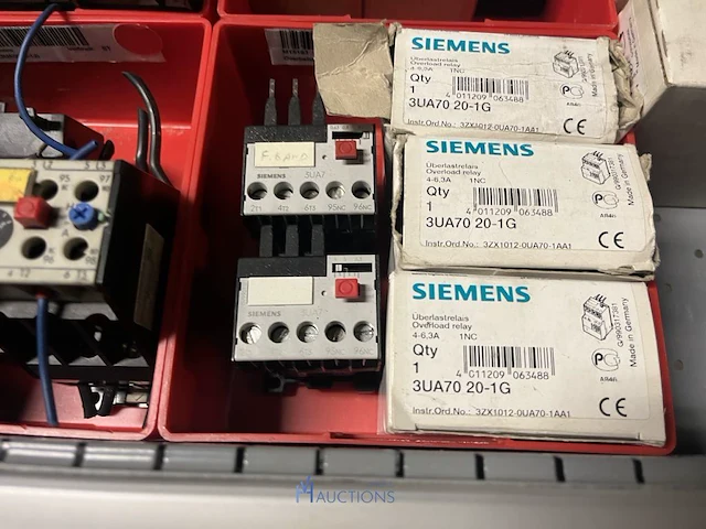 Partij elektrisch schakelmateriaal - afbeelding 36 van  90