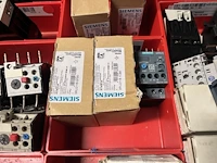 Partij elektrisch schakelmateriaal - afbeelding 37 van  90