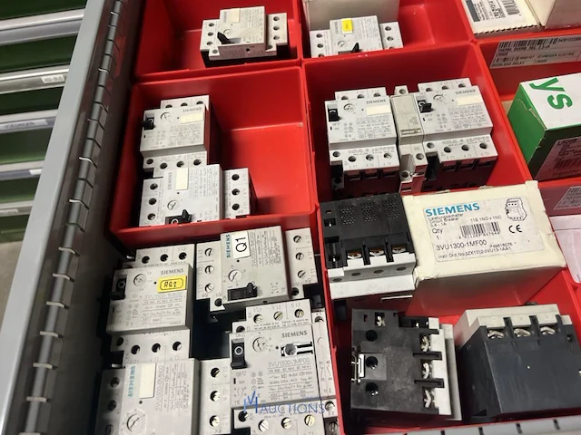 Partij elektrisch schakelmateriaal - afbeelding 43 van  90