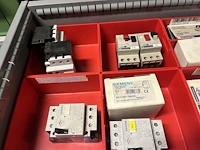 Partij elektrisch schakelmateriaal - afbeelding 44 van  90