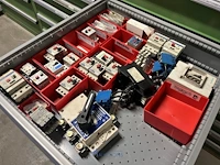 Partij elektrisch schakelmateriaal - afbeelding 48 van  90