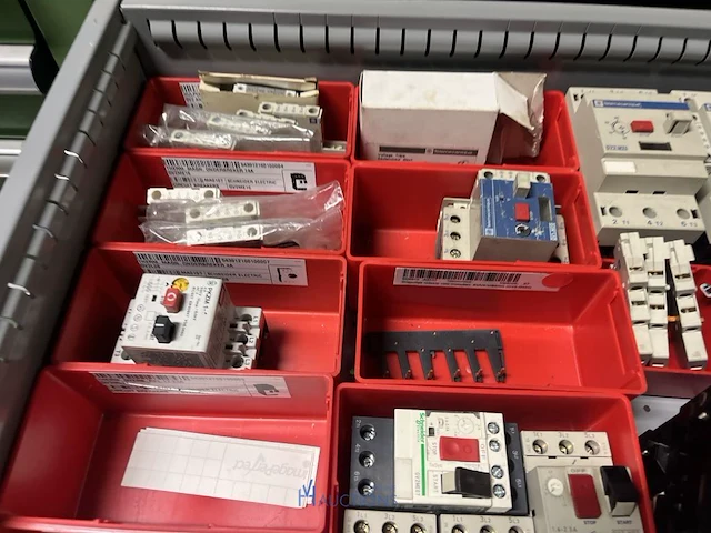 Partij elektrisch schakelmateriaal - afbeelding 50 van  90